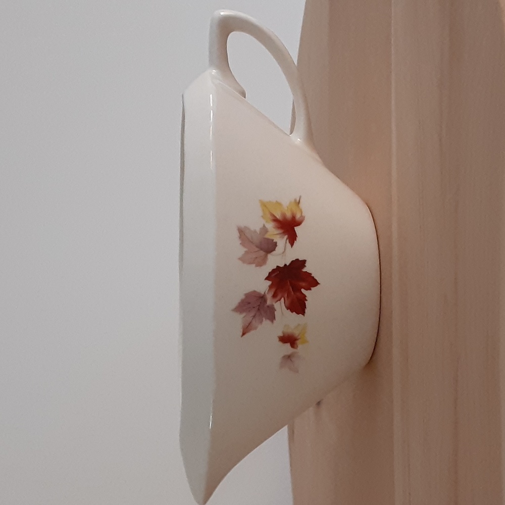 Autumn Leaves Gravy Boat 10 oz USA Burgandy Purple Yellow Maple Leaves